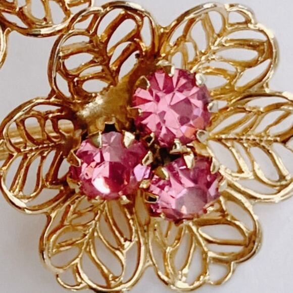 Vintage Mid Century Filigree Brooch Pink Rhinestone Floral Gold Tone 1950s 1960s - Picture 10 of 10